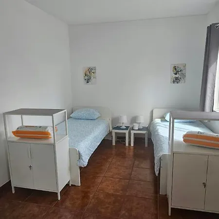 9 Ilhas Hostel *