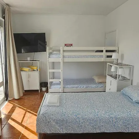 Hostel 9 Ilhas